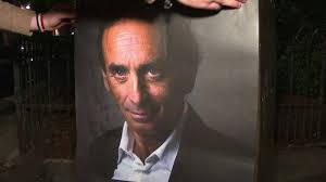 Retrouvez + de 100 000 citations avec les meilleures phrases dans l'air, les plus grandes maximes dans l'air. C Dans L Air Le Pen Dans Les Cordes Zemmour En Embuscade En Streaming Replay France 5 France Tv