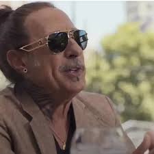 19 vueltas al sol y contando. Que el universo nos encuentre en el punto en  que hace su magia y nos mantenga unidos. Que los sueños no se queden  olvidados en el