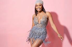 See every look bonang matheba wore as host of the 2020. Bonang Matheba Causes A Stir In Lv And Rich Mnisi Zalebs