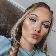 Courtney Slattery♡ (@c_rhea_)