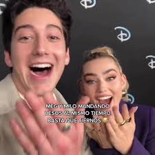 Meg y Milo: Momentos Tiernos en el Blue Carpet