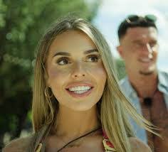 Leighton Thomas's Instagram, Twitter & Facebook