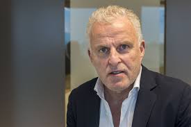 According to dutch media, citing sources, the journalist was shot five times when he left the rtl studio, where he was invited to participate in a tv show. Huh Wat Hebben Peter R De Vries En De Turfmarktkerk Met Elkaar Gemeen Indebuurt Gouda