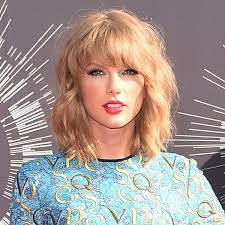 Besten bob frisuren mittellang mit pony hintergrund | beste bob … … einzigartig bob frisuren mittellang mit pony muster … Taylor Swift Long Bob Mit Pony Bei Den Mtv Vmas 2014 Bunte De