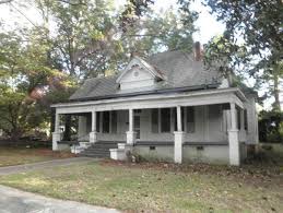 Can Anyomne Help Me Identify What Style House This Is House Styles Historic Homes For Sale Metal Building Homes