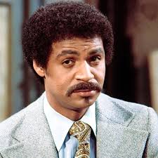 A blind encyclopedia salesman hustles the Evans family! Ron Glass guest  stars