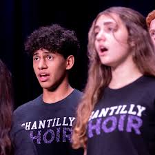 Xanthic" for the win! 🐝 After ten finalist rounds and four hours of  spelling brilliance, Nikita Ramakrishnan from @rockyrunrams claimed the  2025 Fairfax County Spelling Bee crown, conquering the word xanthic to