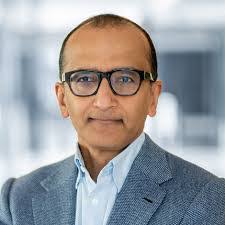 Lauren Hanrahan's Instagram, Twitter & Facebook