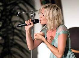 Https Www Mauinews Com Life Pau Hana 2020 02 Joss Stone To Debut On Maui On June 27 At Castle Theater