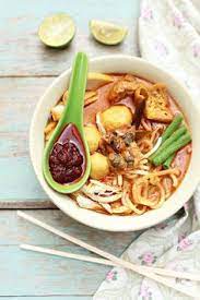 Mee kari sungai putat serves delicious mee kari, mee rojak, ayam goreng. Mee Kari