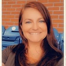 Miranda Gragg's Instagram, Twitter & Facebook