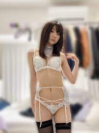 三崎なな × LINGERIEAM ブライトフェザー ホットリフト ブラ – uwinfo