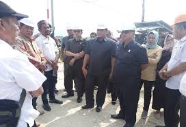 Pabrik sepatu di cibaduyut, bandung. Diduga Belum Kantongi Perizinan Pembangunan Pabrik Pt Longrich Minta Dihentikan