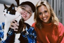 847,954 likes · 3,076 talking about this · 531 were here. A Familia Cresceu Luisa Sonza Adota Gatinha Do Instituto Luisa Mell Folha Pet Folha Pe