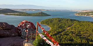 Zeytin kokusu, imbatla gelen deniz kokusu, denizle birlikte ayvalık deniz ve doğa harikası olmasının yanısıra aynı zamanda; Ayvalik Sea Sand And Sun Turkish Airlines