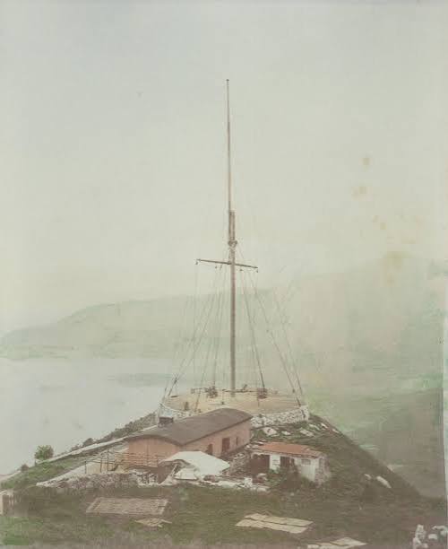 Review | Incredible images of Hong Kong's Victoria Peak from 19th century – sedan chairs, the Peak tram – in new book | South China Morning Post