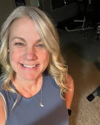 Friend, I'm so excited I grew MICROGREENS! 🌱 View my progress in reverse  by swiping ➡️