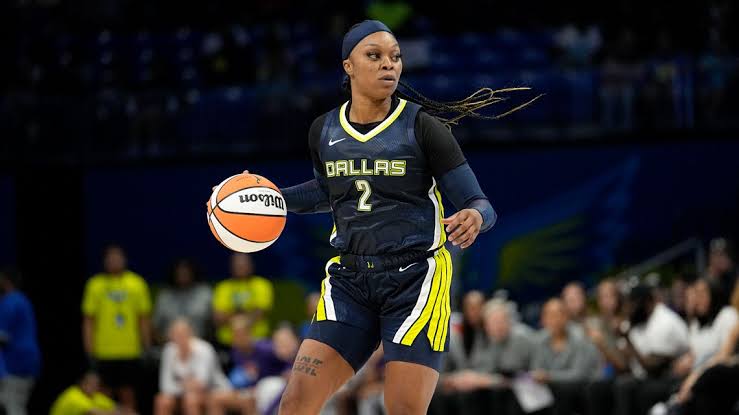 Odyssey Sims, Dallas Wings, do AI tạo