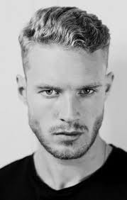 Seitenscheitel Locken 4 Jpg 350 550 Manner Frisuren Mannerhaare Herren Frisuren Locken Kurz