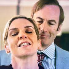 Y así fue como nos presentaron a uno de los mejores personajes de la serie.  💯