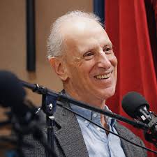 This past April, Rafael Viñoly Architects Partner Bassam Komati was  recognized as a Distinguished Alumnus of the Maroun Semaan Faculty of  Engineering and Architecture (MSFEA) at the American University of Beirut,  during