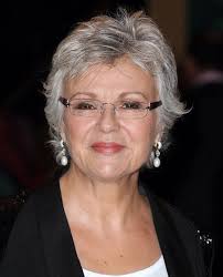 While you should always rock any hairdo that makes you feel confident and comfortable, it's also good to have an idea of which classy, modern hairstyles. Pin On Hairstyles For Women Over 50