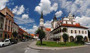 Slovakya kişi başı milli geliri $16,726, işsizlik oranı 0.75% ve para birimi euro (€) (eur). Slovakya Gezi Rehberi