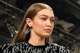 Gigi hadid was showered with love on her 26th birthday. Kw 0idgk8psuom