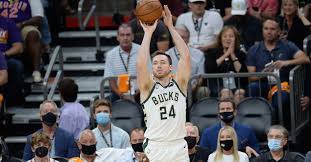 Khris middleton leads the way for milwaukee with 12 points while antetokounmpo has 10 points, nine rebounds and three assists. Bucks Vs Suns Bucks Vs Suns Nba Finals Score Chris Paul Phoenix Hold Off Adarkweb