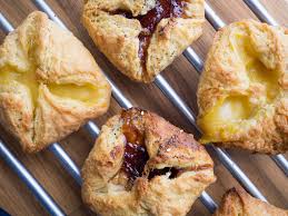 Bake the pastries at 400f for 18 minutes, until the danishes are golden brown. Danish Pastry Spandauer The Best And Traditional Recipe