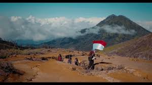 > bendera indonesia gif gambar animasi animasi bergerak 100 gratis from www.gambaranimasi.org gambar animasi.gif atau bergerak bendera murah putih yang saya sajikan di sini ada berbagai banyak tipe. Gambar Gambar Gif Menarik Dan Ucapan Kemerdekaan Indonesia Cocok Dikirim Via Wa Saat 17 Agustus Tribun Jabar