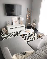 Tapis En Longueur Dans Le Salon Decoration Salon Appartement Deco Salon Cocooning Deco Appartement