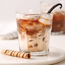 Simplissimes A Preparer Et Encore Plus Savoureux Que Ceux Du Resto Ces Cafes Alcoolises Sont Parfaits Pour Les Apres Midis Au Sol Food Christmas Food Desserts