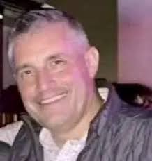 Ethan Schindler oder August Roßmann mit den Bildern von Sean Whalen