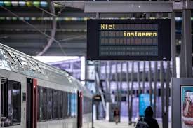 It was founded in 1945. Abvv En Acv Voeren Maandag Actie Voor Meer Loon Hinder Op Openbaar Vervoer Minder Personeel In Supermarkten Economie Hln Be