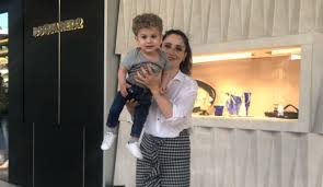 She has a twin sister, named gözde akyıldız. Gokce Akyildiz Haberleri Yasemin