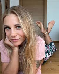 Elia Anderson's Instagram, Twitter & Facebook