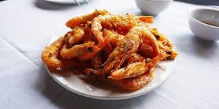 Resep masakan paella khas spanyol ini terbuat dari bahan utama beras kemudian dipadu dengan daging ayam, saffron, dan seefood. Resep Udang Goreng Bumbu Kuning Enak Dan Gurih
