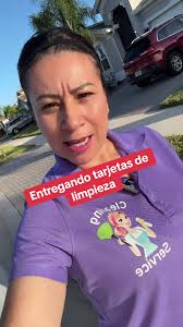 Entregando tarjetas de limpieza#entregandotarjetas  #pidiendodulces#emprendiendo