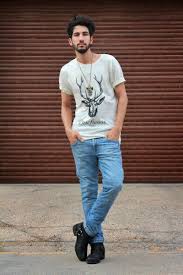 Black Boots With Blue Jeans Mens Men S Grey Print Crew Neck T Shirt Blue Jeans Black Leather Casual Boots Men Fashion Casual Shirts Mens Fashion Denim Mens Fashion Jeans