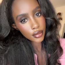 Channeling #JurassicWorld with our #llamas. #raptorsquad #jurassiczookeeper  #prattkeeping #BinderParkZoo #BinderParkZoo40