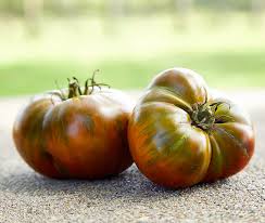 The term heirloom is used to describe varieties of tomato that have been cultivated for over 50 years. The Best Heirloom Tomato Varieties To Grow In Your Garden Garden Gate