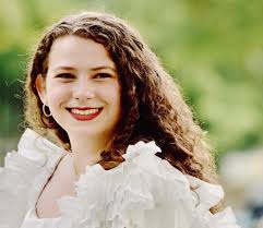 Lyndsey Notaro, mezzo