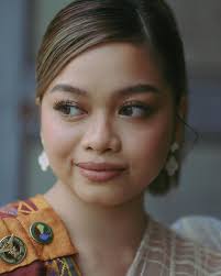 Shining Inheritance" CEO Under Fire (TV Episode 2024)