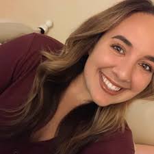 Kellie Holsborg's Instagram, Twitter & Facebook