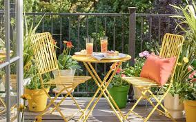 Though designing an apartment balcony is largely a matter of catering to your own personal tastes, there are a few things you can do to finish off your design and bring it to the next level. What Should The Small Balcony Be Used For Velvet Cushion