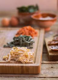 La pasta debe cocinarse en abundante agua hirviendo. Como Hacer Pasta Fresca Casera Y Pasta De Colores Paso A Paso Como Hacer Pasta Fresca Recetas De Pastas Pastas Frescas