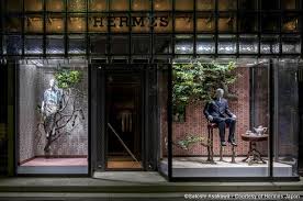 Ginza Maison Hermes Window Buscar Con Google Window Architecture Hermes Window Window Display