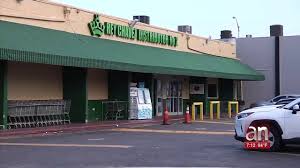 Robo en el supermercado Rey Chávez de Hialeah termina con dos niños baleados