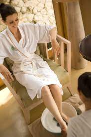 Foot Massage At The Tea Tree Spa S Single Room Treatment2 Foot Massage Massage Spa Design